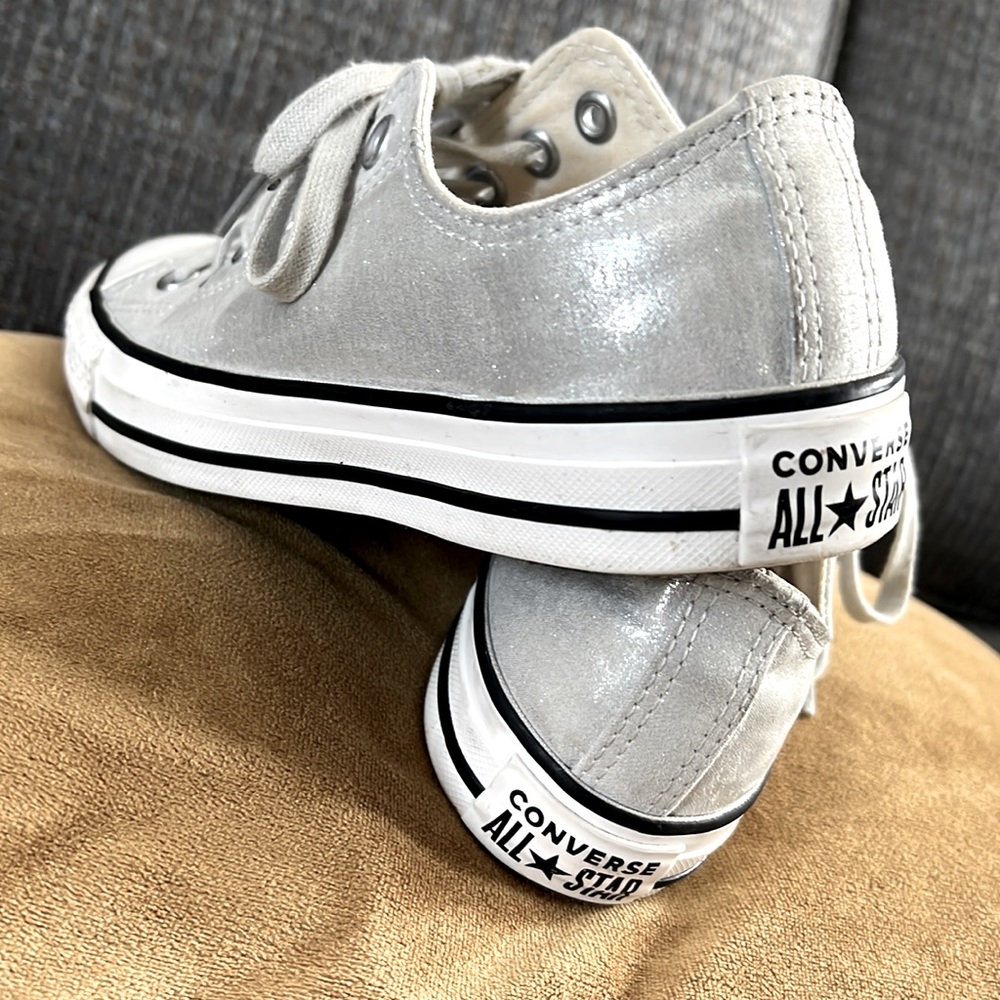 Converse - Picture 2 of 4